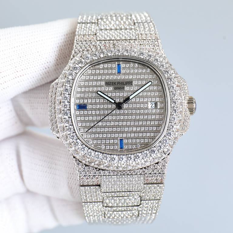 Patek Philippe Nautilus 5711 in white gold is a new and upgraded version of the brand's renowned double-row diamond bezel. Newly upgraded version Double rows of large diamond bezel, the brand's world-renowned super jewel