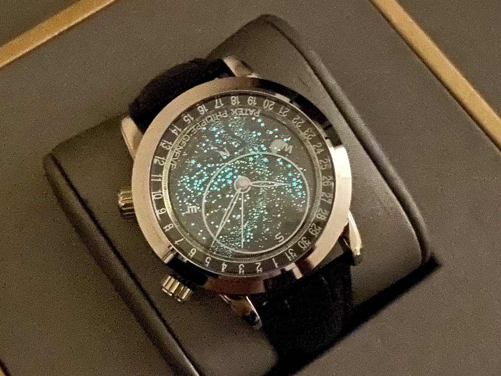 [Moon] Glow-in-the-Dark Edition  (the above high concessions) replica patek philippe star upgraded corrected version V5 was officially launched, this version of the correction and the official consistent clockwise calend