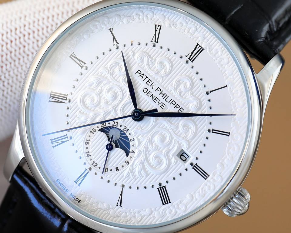 Patek Philippe [PATEK PHILIPPE] new classical vintage sun, moon and stars series to come, the table models noble and elegant, calm personality, full of men's unique Yingqi, for the wearer to show a tasteful style.  Feeli