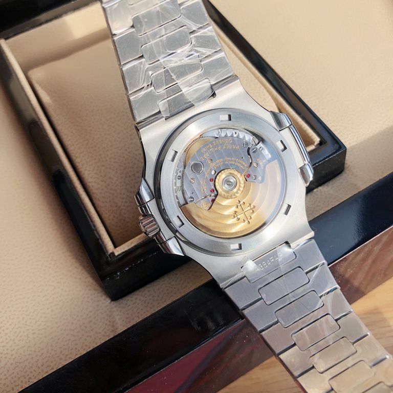 Wholesale box Support Hong Kong, USA direct mailPatek Philippe's Nautilus collection, commonly known as the King of Steel, is a sturdy and distinctive watch with a price tag that's not too expensive compared to other PP 