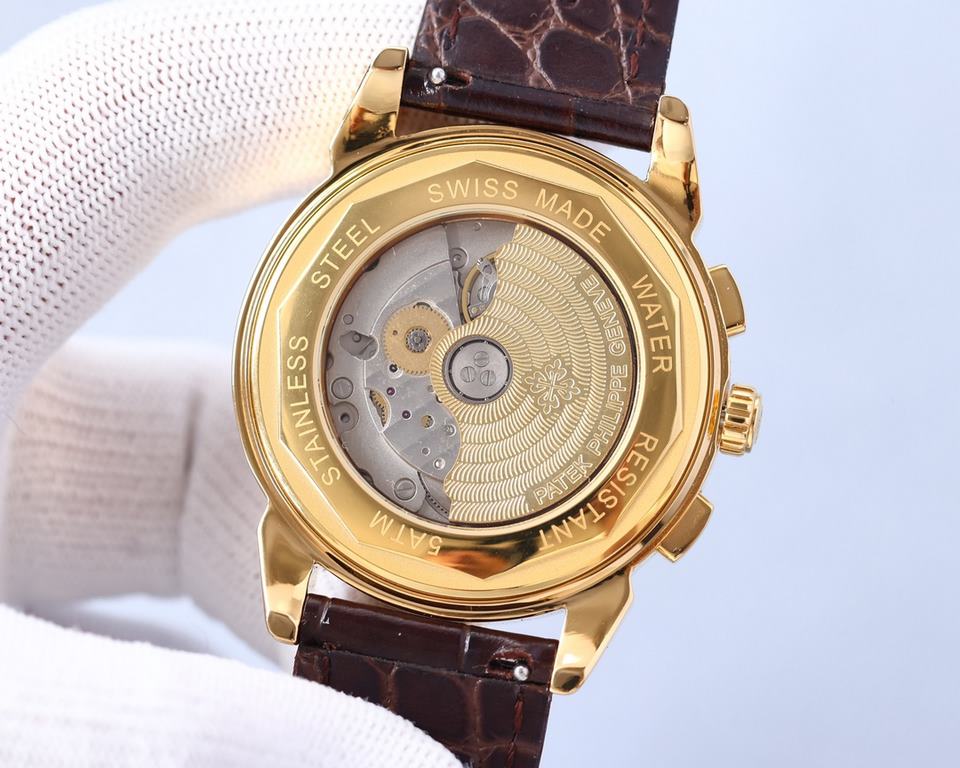 The Patek Philippe Patek Philippe Complications - hand-engraved floral wristwatch - is a stunning watch, with a diameter of 42 millimeters that fits the popular male hand size, very business as well as leisure. The entir