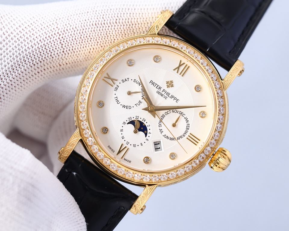 The Patek Philippe Patek Philippe Complications - hand-engraved floral wristwatch - is a stunning watch, with a diameter of 42 millimeters that fits the popular male hand size, very business as well as leisure. The entir