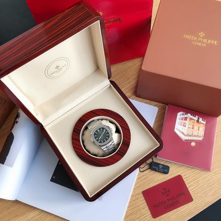 Wholesale box Support Hong Kong, USA direct mailPatek Philippe's Nautilus collection, commonly known as the King of Steel, is a sturdy and distinctive watch with a price tag that's not too expensive compared to other PP 