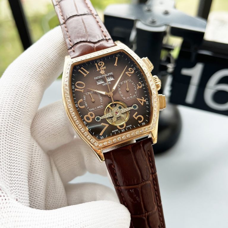 The new tonneau is on the market!【Newest】 Patek Philippe Multifunctional boutique, three-hand large flywheel designType】：Boutique men's watchesStrap] Genuine cowhide leather strap【Movement】：High-end automatic mechanical 