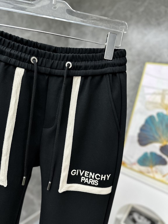 Givenchy new casual pants for fallwinter 2023! Synchronized sale on the official website. Brand classic LOGO casual pants , custom fabric, excellent comfort, strong hand touch. Highly recognizable, perfect quality crafts