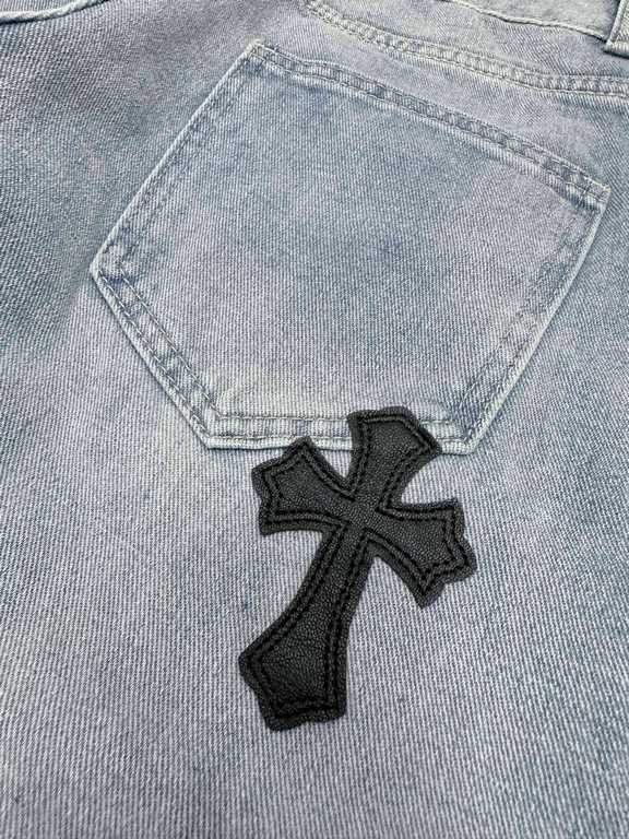 Chrome HeartsCrocker Classic Denim Blue Washed and Aged Patch Leather Cross JeansOne of the brightest pants on the runway this year, the original 13 ounce fabric, the hardest part of the pants was the pattern, because of