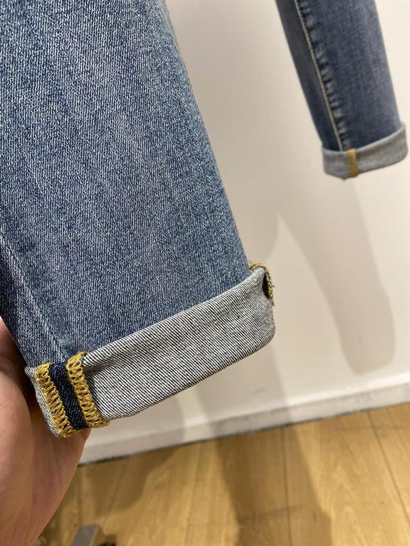 Armani, 2023 latest products, counter synchronization is available, the original single goods, washed casual jeans, imported original washed elastic fabric, comfortable and elastic, the original hardware accessories deco