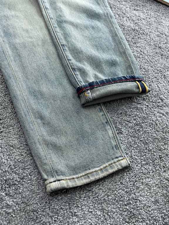 DH's 23SS new jeans High-end quality Slim fit Fabric with stretch Comfortable fit Good shape No binding on the body Size 30, 31, 32, 33, 34, 36, 38.