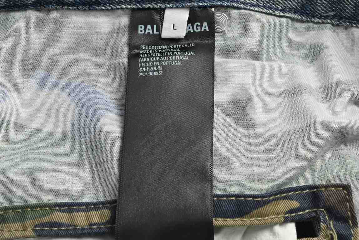 BalenciagaBalenciaga Knife Cut Ripped Camouflage Double JeansFabric custom woven and dyed raw denim, denim with a very high quality texture! Double-layer fabric with custom camouflage twill lining in cotton for comfort a