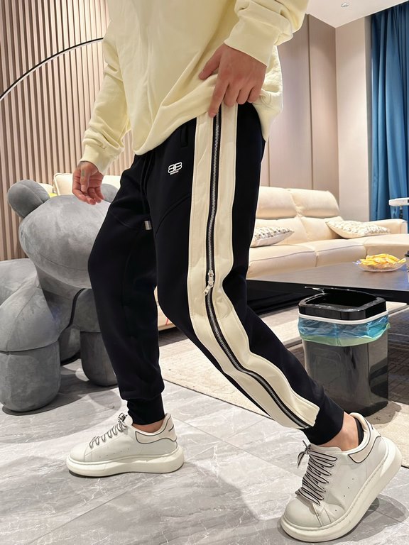 Parisienne new casual pants for fallwinter 2023! Synchronized sale on the official website. The brand's classic LOGO casual pants , customized fabric, excellent comfort, strong hand touch. Highly recognizable, perfect qu