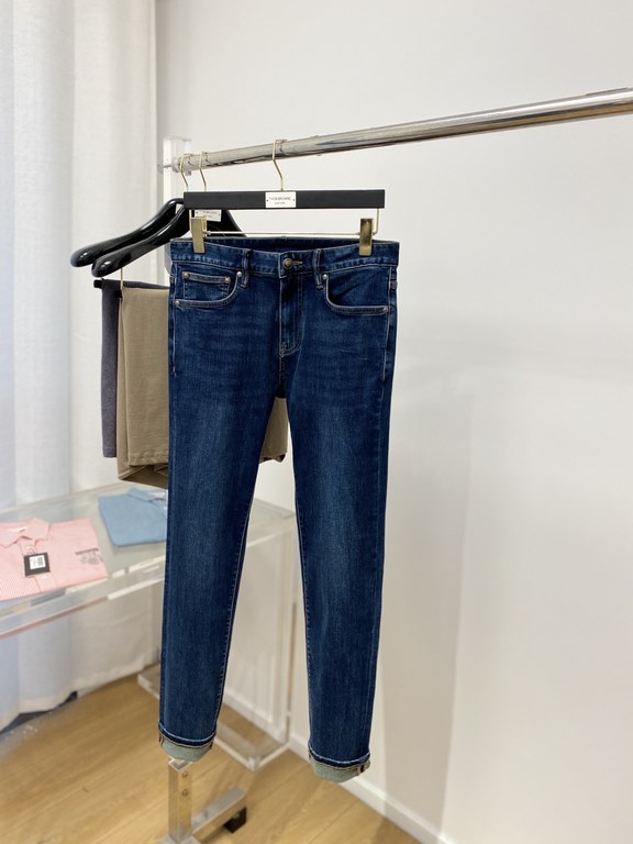 Prada, 2023 latest products, counter synchronization is available, the original single goods, washed casual jeans, imported original washed stretch fabric, comfortable and elastic, original hardware accessories decorativ