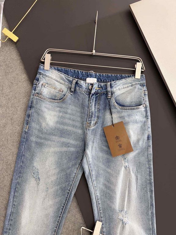 Bur, new casual tannin jeans   spring and summer new The brand logo on the back pocket is embroidered by imported machine vacuum   The body of the garment is washed with heavyweight environmentally friendly plant enzymes