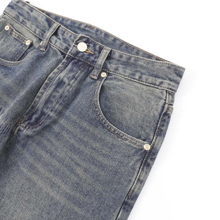 FEAR OF GOD Washed Destroyed JeansA washed denim that is definitely worth buying, at first glance the color and texture will make you goggle. Custom 8s11 denim fabric, laser ripped holes, washed and shaped, full set of c