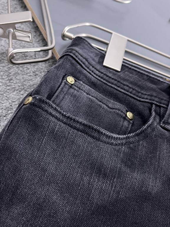 Donkey Family 23SS high-end custom jeans Latest fashion week runway models Original color yeast wash process Selected heavyweight denim fabrics, comfortable and skin-friendly Original hardware accessories accessories Cub