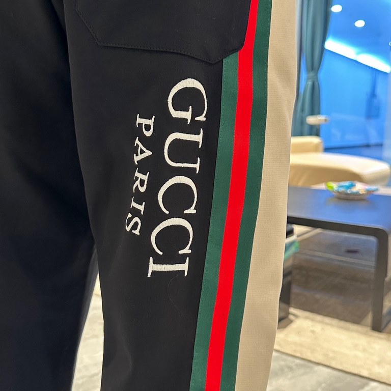 Gucci new casual pants for fallwinter 2023! Official website synchronization sale. Brand classic LOGO casual pants , customized fabric, excellent comfort, strong hand touch. Highly recognizable, perfect quality craftsman