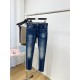 Armani, 2023 latest products, counter synchronization is available, the original single goods, washed casual jeans, imported original washed stretch fabric, comfortable and elastic, original hardware accessories decorati