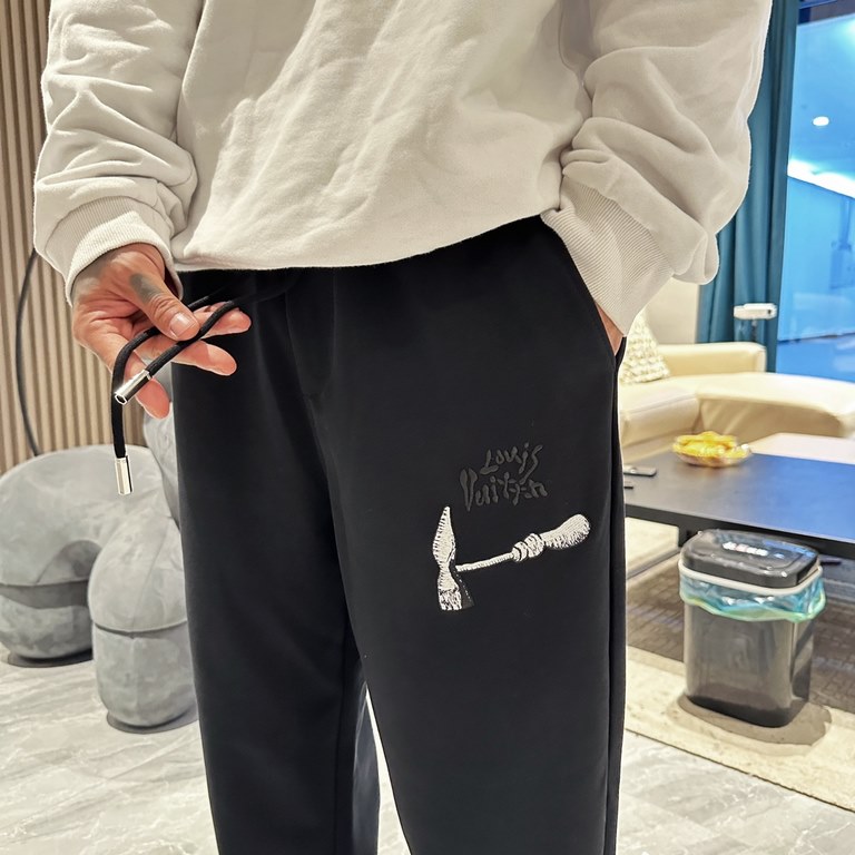 LV 2023 new casual pants for fallwinter! Official website synchronized sale. Brand classic LOGO casual pants , custom fabric, excellent comfort, strong hand touch. Highly recognizable, perfect quality craftsmanship. Size