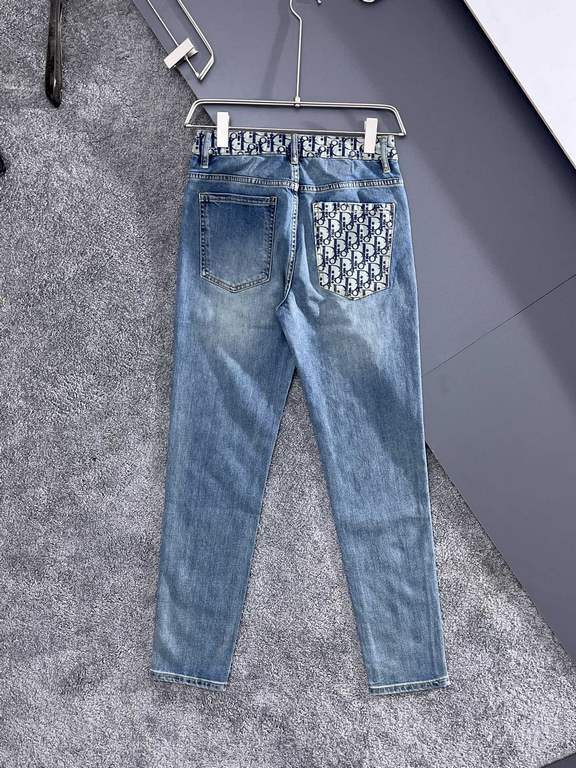 DH's 23SS new jeans High-end quality Slim fit Fabric with stretch Comfortable fit Good shape No binding on the body Size 30, 31, 32, 33, 34, 36, 38.