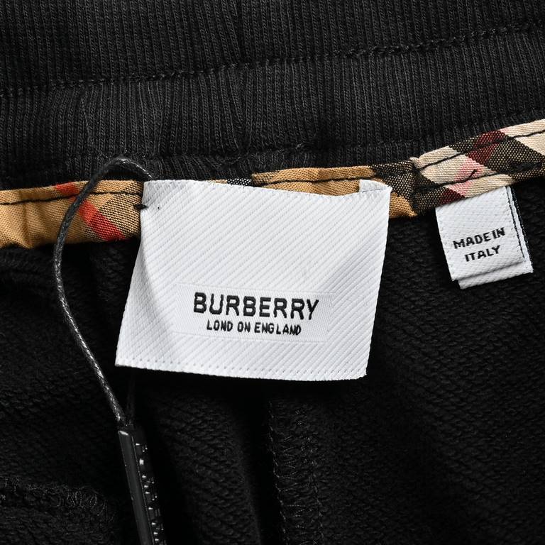 BurberryBurberry 23Fw Embossed Gum War Horse Casual TrousersHigh-quality tripe fabric, special feel, super texture comfortable, soft and breathable casual loose fit trendy men and women with models pantsColor BlackSizeXS