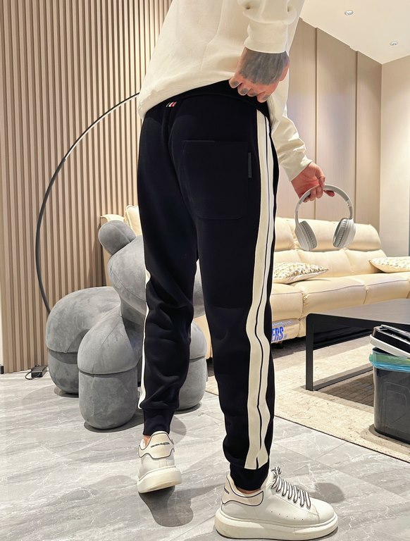 Monkou 2023 new casual pants for fall and winter! Official website synchronized sale. Brand classic LOGO casual pants , customized fabric, excellent comfort, strong hand touch. Highly recognizable, perfect quality crafts