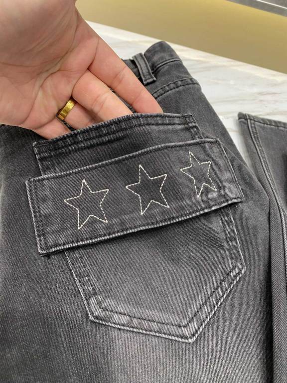 Gee family 2023 early fall new casual jeans, high-end customized series. Imported high-density customized cotton tannin fabric comfortable and soft skin-friendly, straight and not easy to wrinkle, original hardware. In-k