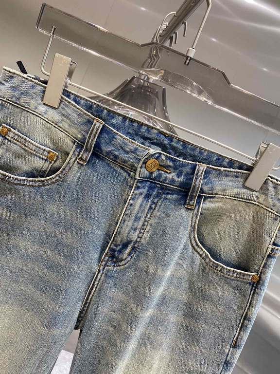 Fin's Family2023ss spring and summer new original single explosive jeans Super customized models Original hardware Super heavy craftsmanship The version is awesome, the details of the workmanship is impeccable! The style