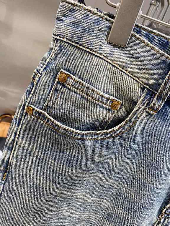 Fin's Family2023ss spring and summer new original single explosive jeans Super customized models Original hardware Super heavy craftsmanship The version is awesome, the details of the workmanship is impeccable! The style