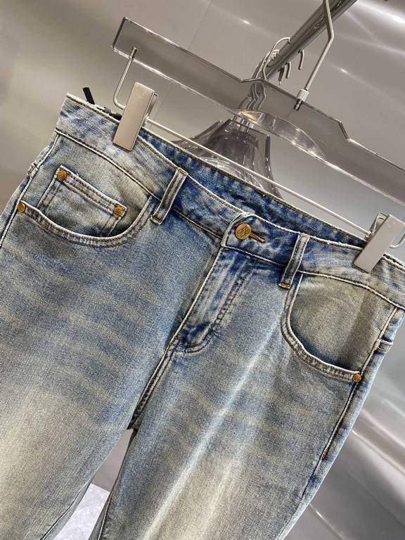 Fin's Family2023ss spring and summer new original single explosive jeans Super customized models Original hardware Super heavy craftsmanship The version is awesome, the details of the workmanship is impeccable! The style