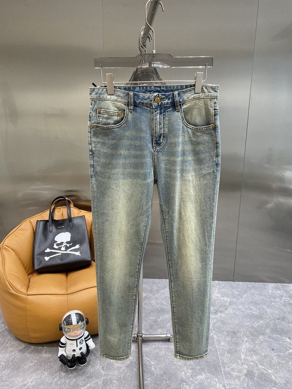 Fin's Family2023ss spring and summer new original single explosive jeans Super customized models Original hardware Super heavy craftsmanship The version is awesome, the details of the workmanship is impeccable! The style