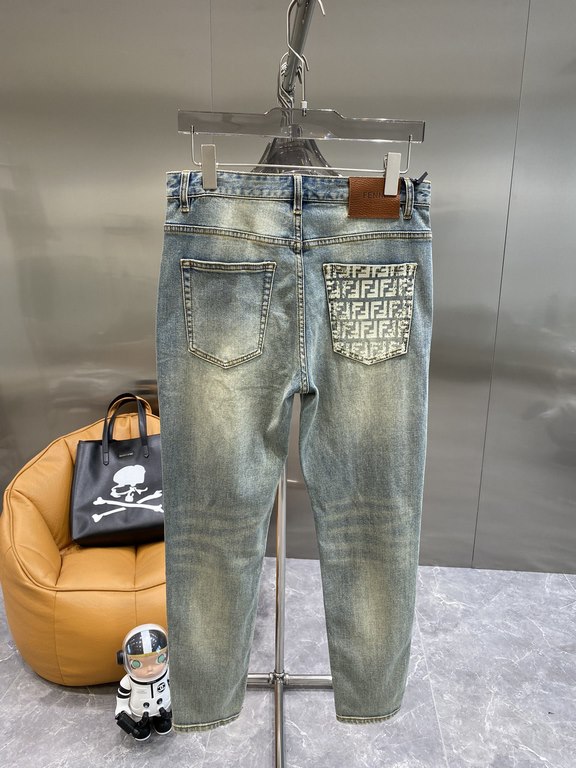 Fin's Family2023ss spring and summer new original single explosive jeans Super customized models Original hardware Super heavy craftsmanship The version is awesome, the details of the workmanship is impeccable! The style