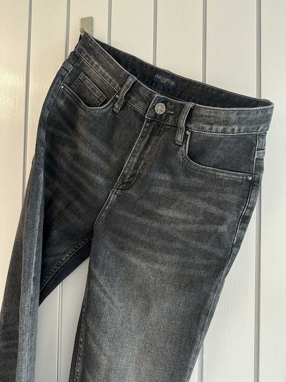 2023 High-end custom jeans Latest fashion week runway models Original color yeast wash process Selected heavyweight denim fabric (pure cotton) comfortable and skin-friendly Original hardware accessories accessories Cubic