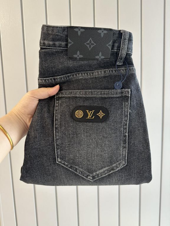 2023 High-end custom jeans Latest fashion week runway models Original color yeast wash process Selected heavyweight denim fabric (pure cotton) comfortable and skin-friendly Original hardware accessories accessories Cubic