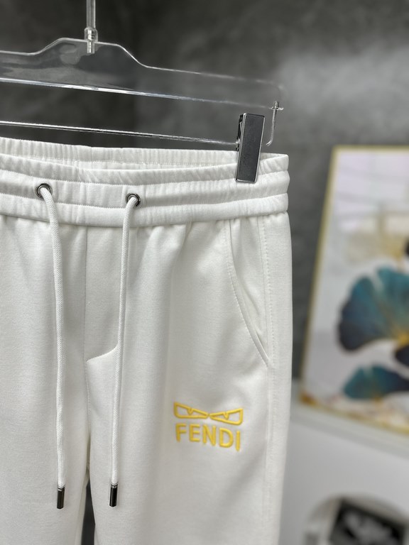 Fendi new casual pants for fallwinter 2023! Official website synchronized sale. Brand classic LOGO casual pants , customized fabric, excellent comfort, strong hand touch. Highly recognizable, perfect quality craftsmanshi