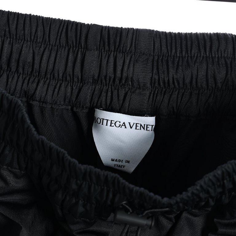 Bottega Veneta BV side zipper embossed rubber outdoor functional sports suit pantsThe original version of the domestic counter purchased to beat the version, the arrival of direct fixed weave cotton  nylon face cloth 70D