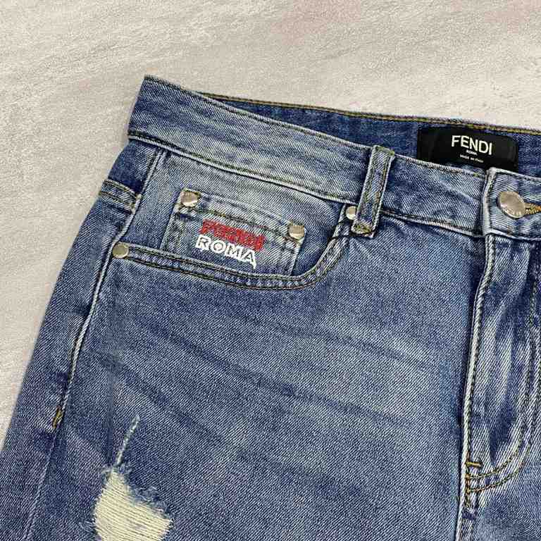 Fendi 23SS springsummer collection jeans , small straight design high end washing process , fabric with elasticity high comfort , back pocket embroidery creative large logo design , top   series jeans size 29,30,31,32,33