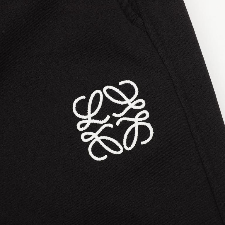 LOEWELOEWE small logo embroidery padded sweat pantsThis section is made of high weaving super fine high-tech knitted composite cloth material, the texture of the fabric is very high-grade delicate, class feeling, workman