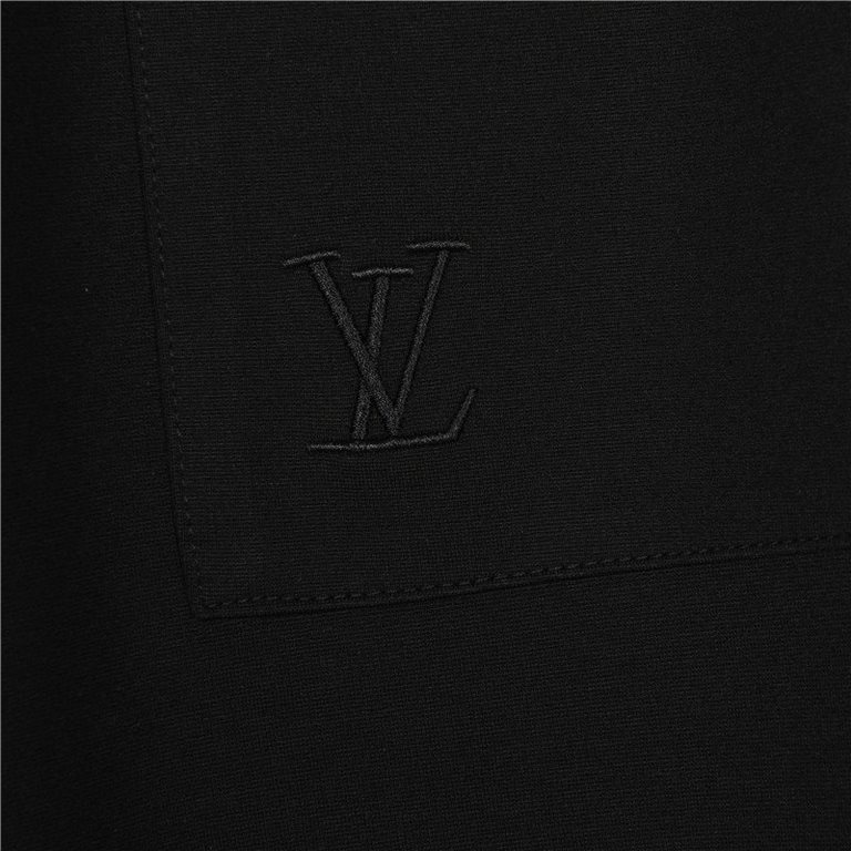 Louis VuittonLouis Vuitton 23Fw show models embroidered logo pants High-end high-end series of pants must have logo embroidery fall and winter can not be missing the most comfortable performance of casual pants, with the