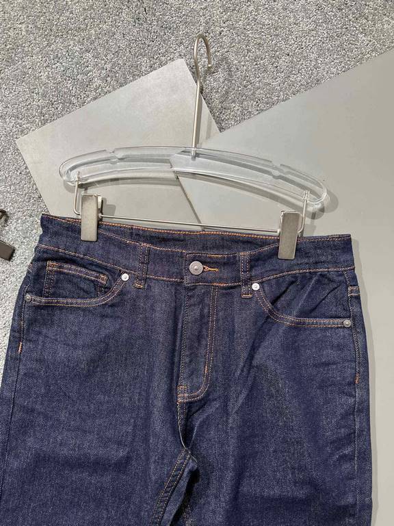 BBR 2023 spring and summer high-end boutique business casual jeans. Hundred years of luxury brands, very noble design style, 99% close to the authentic, fine workmanship, to win the hearts of countless people. Back leath