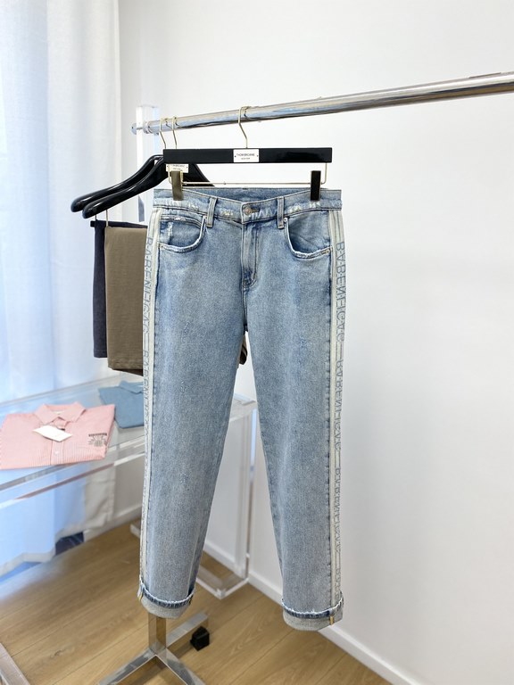 Paris family, 2023 latest products, counter synchronization on sale, the original single goods, washed casual jeans, imported original washed stretch fabric, comfortable and elastic, the original hardware accessories dec