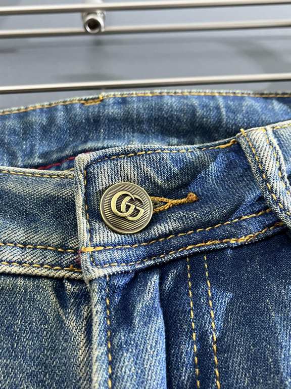 GU family 23SS new jeans High-end quality Slim cut fabric with elasticity Good fit on the body Size 29,30,31,32,33,34,36,38.