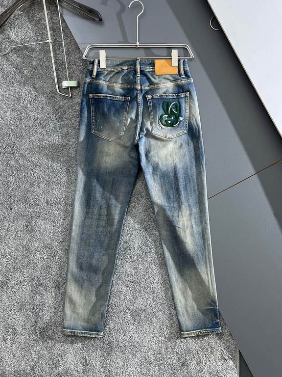 GU family 23SS new jeans High-end quality Slim cut fabric with elasticity Good fit on the body Size 29,30,31,32,33,34,36,38.