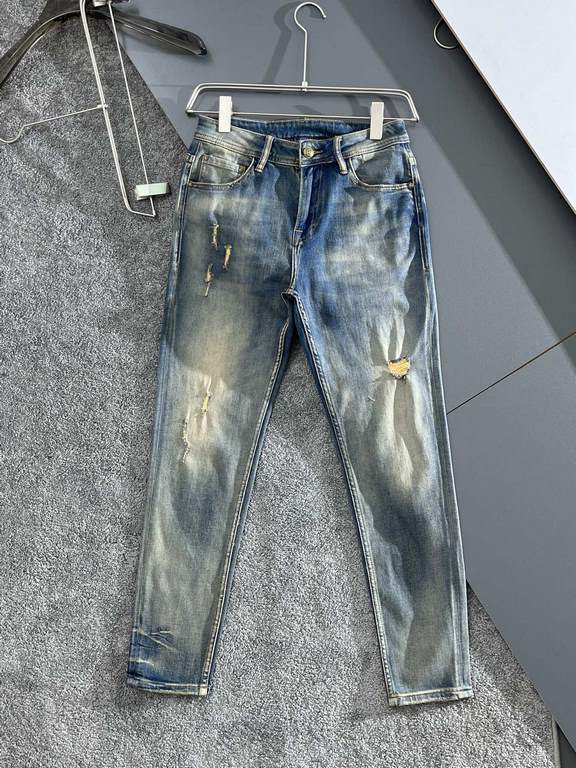 GU family 23SS new jeans High-end quality Slim cut fabric with elasticity Good fit on the body Size 29,30,31,32,33,34,36,38.