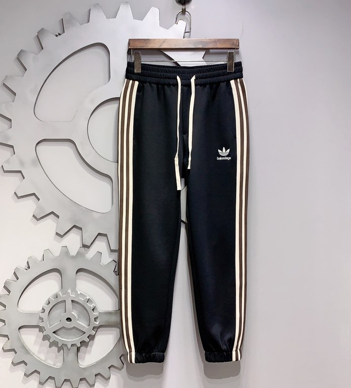 Balenciaga Paris family 2023 latest product casual pants counter with the same fabric, version of the fashionable and generous, buttocks thin, no sense of tightness, the use of imported counter fabrics on the body of the