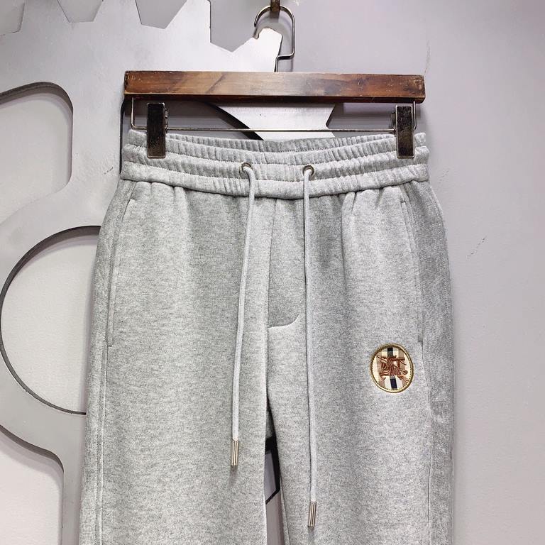 BURBERRY Burberry 2023 newest casual pants counter with the same fabric, version of the fashionable and generous, lifting the buttocks thin, no sense of tightness, the use of imported counter fabrics on the body of the c