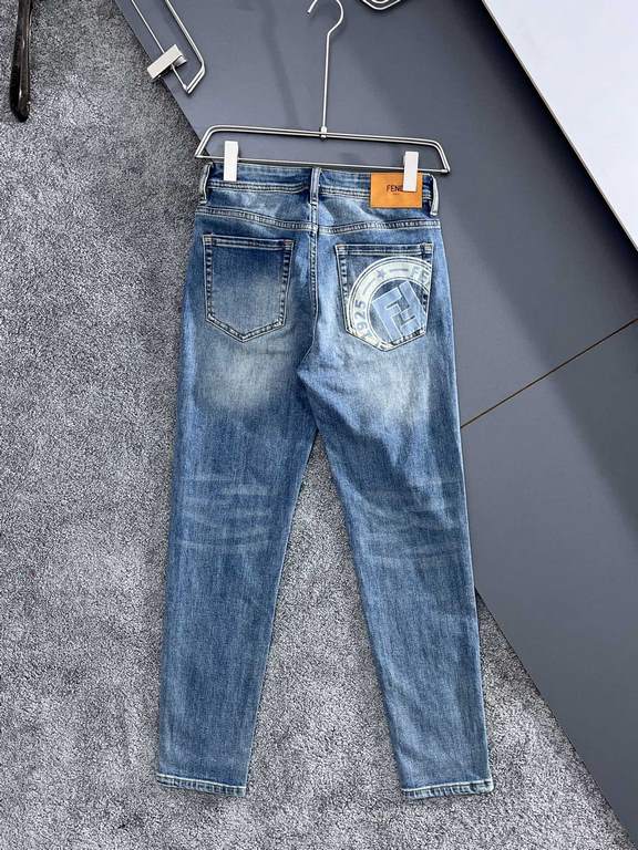 FD family 23SS new jeans High-end quality Slim fit Fabric with elasticity High comfort Good fit No constriction on the body Size 30, 31, 32, 33, 34, 36, 38.