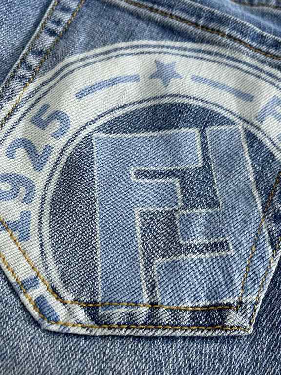 FD family 23SS new jeans High-end quality Slim fit Fabric with elasticity High comfort Good fit No constriction on the body Size 30, 31, 32, 33, 34, 36, 38.