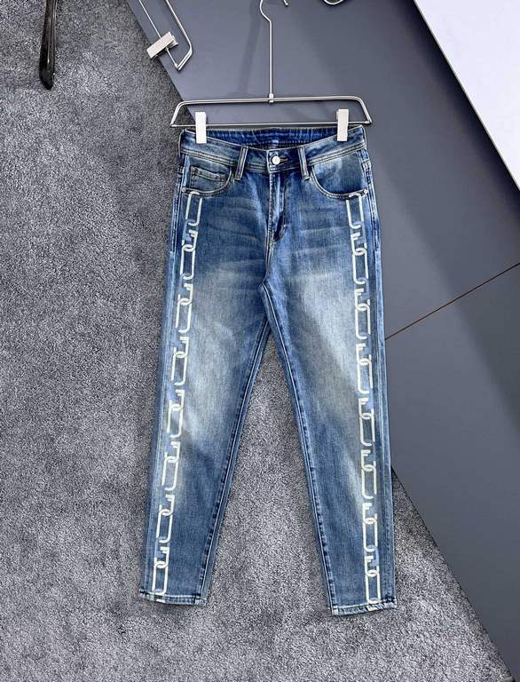 FD family 23SS new jeans High-end quality Slim fit Fabric with elasticity High comfort Good fit No constriction on the body Size 30, 31, 32, 33, 34, 36, 38.