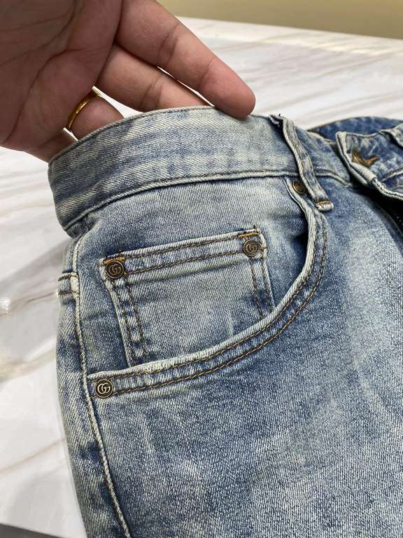 GU2023 early fall new casual jeans, high-end customized series. Imported high-density customized cotton tannin fabric comfortable and soft skin-friendly, straight and not easy to wrinkle, original hardware. In-kind shoot