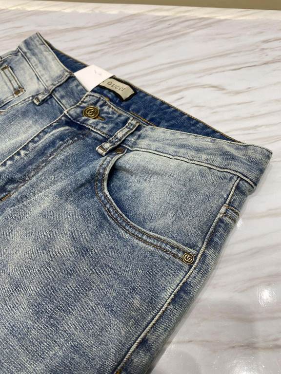 GU2023 early fall new casual jeans, high-end customized series. Imported high-density customized cotton tannin fabric comfortable and soft skin-friendly, straight and not easy to wrinkle, original hardware. In-kind shoot