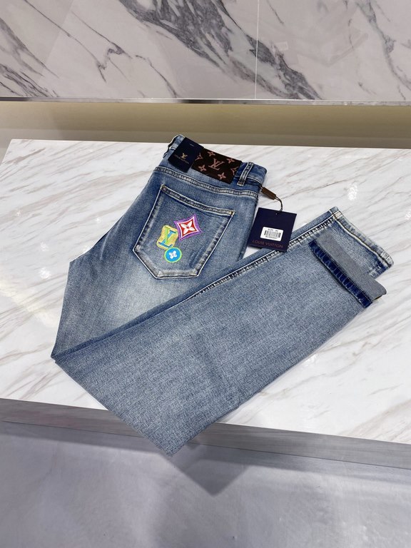 LV2023 early fall new casual jeans, high-end customized series. Imported high-density customized cotton tannin fabric comfortable and soft skin-friendly, straight and not easy to wrinkle, original hardware. In-kind shoot